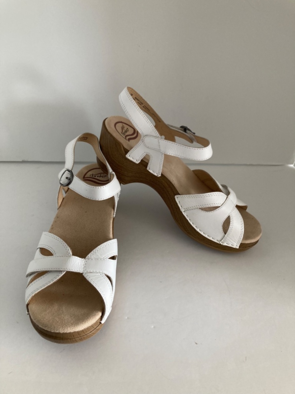 Dansko Season White Leather Sandals EU 38 US 7.5-8 Adjustable Straps Comfort EUC